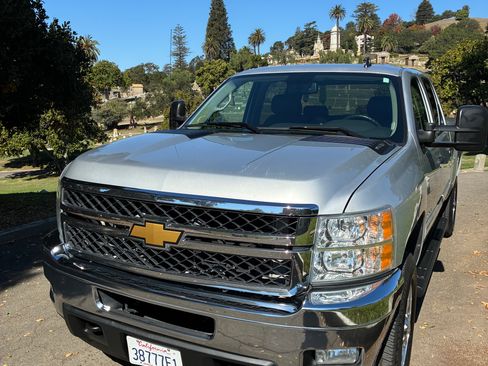 Used 2012 Chevrolet Silverado 2500 LT w/ Interior Plus Package image 2