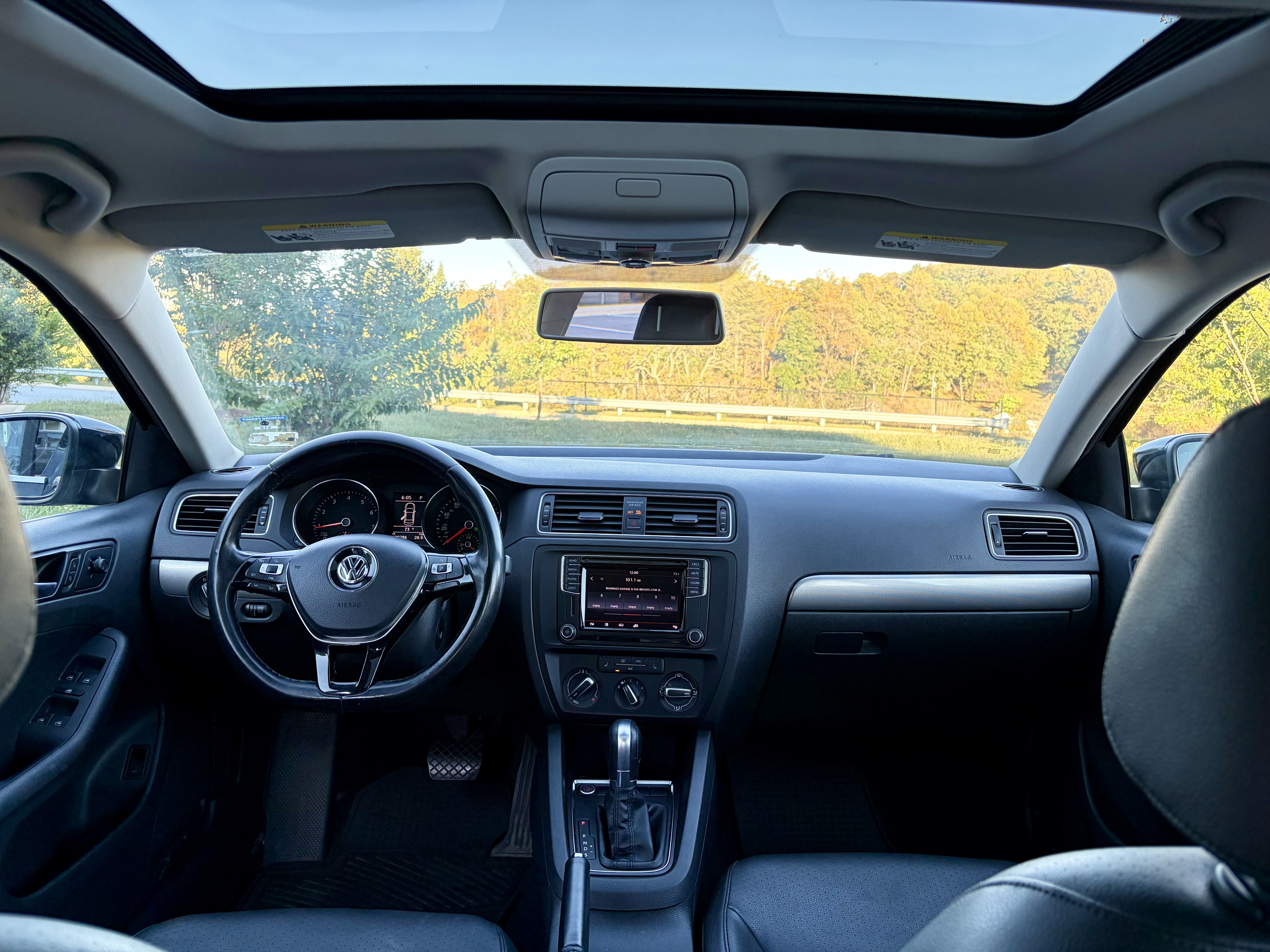 Used 2017 Volkswagen Jetta SE FWD image 13