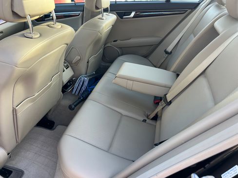 Used 2014 Mercedes-Benz C 250 Sedan image 16