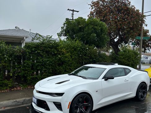 Used 2018 Chevrolet Camaro SS image 4