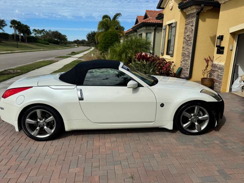 Used 2006 Nissan 350Z Touring image 17