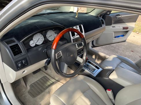 Used 2007 Chrysler 300 C w/ Protection Group II RWD image 18