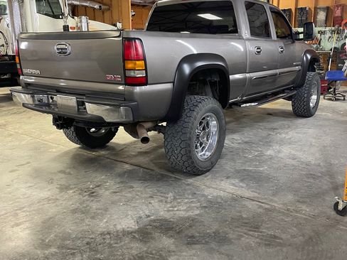 Used 2006 GMC Sierra 2500 SLT w/ Onstar Plus Package image 4