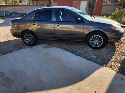 Used 2007 Toyota Corolla CE image 2