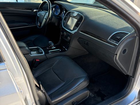 Used 2014 Chrysler 300 C image 13