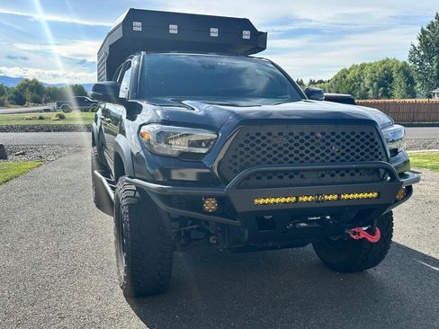 Used 2021 Toyota Tacoma TRD Off-Road w/ TRD Premium Off Road Package image 47
