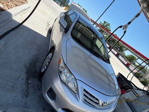 Used 2013 Toyota Corolla LE FWD image 6