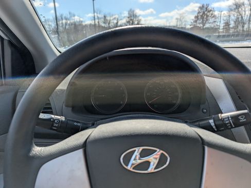 Used 2017 Hyundai Accent SE image 13