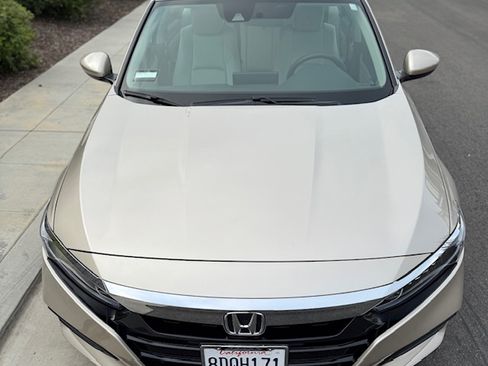 Used 2018 Honda Accord LX image 10