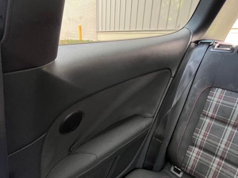 Used 2011 Volkswagen Golf 2-Door FWD image 19