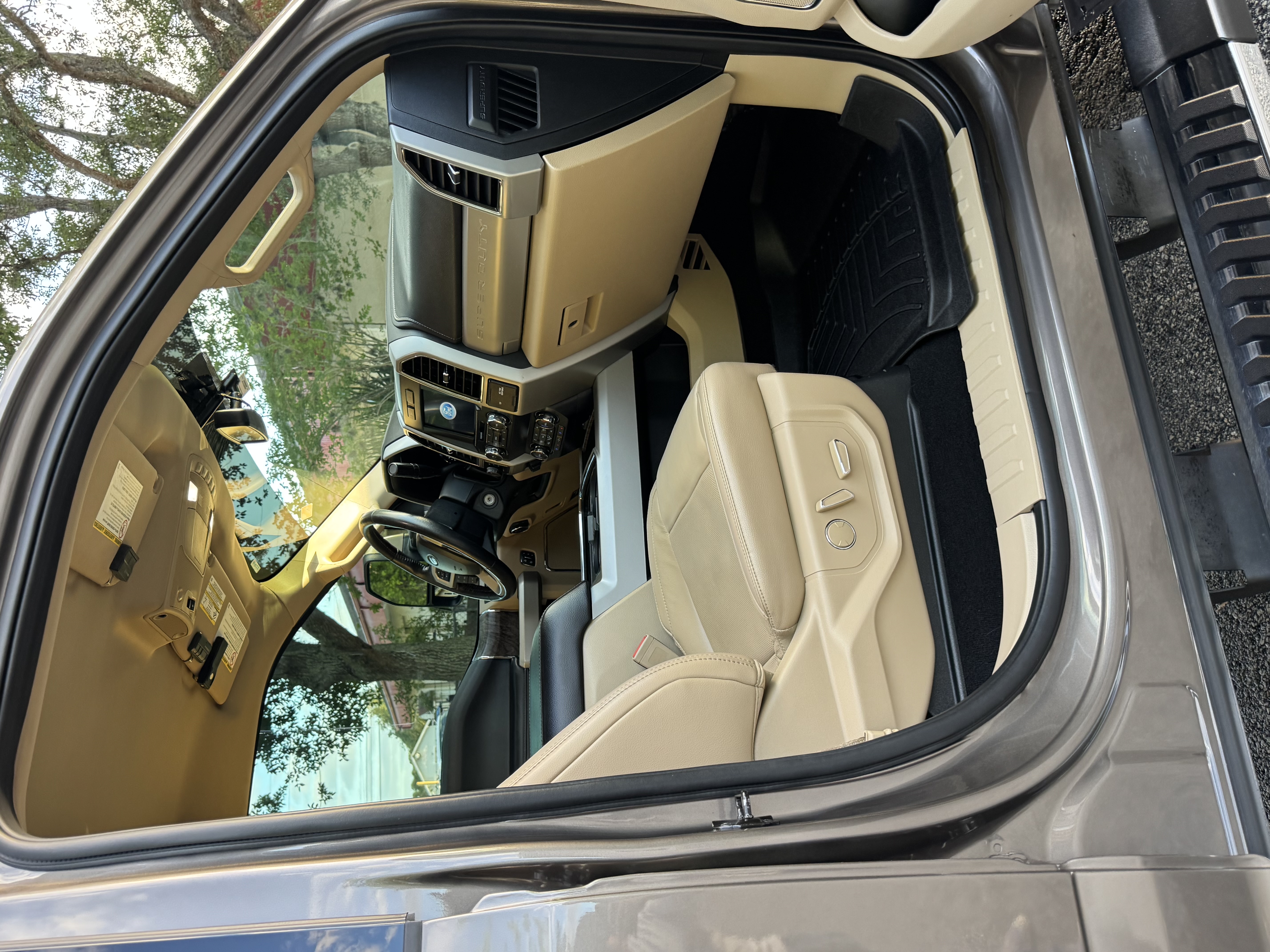 Used 2019 Ford F250 Lariat w/ Lariat Value Package AWD/4WD image 17
