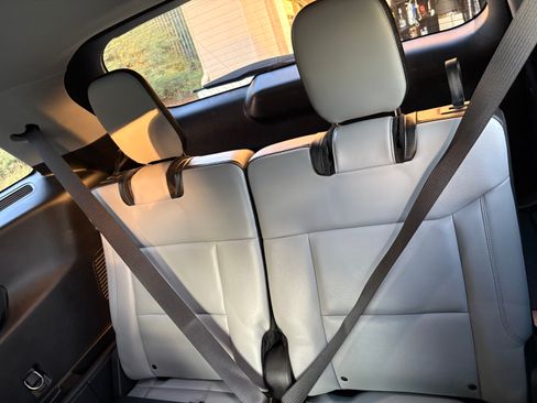 Used 2021 Ford Explorer XLT w/ Equipment Group 202A image 14