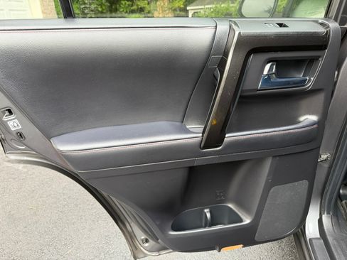 Used 2020 Toyota 4Runner TRD Off-Road Premium w/ Moonroof Package AWD/4WD image 15