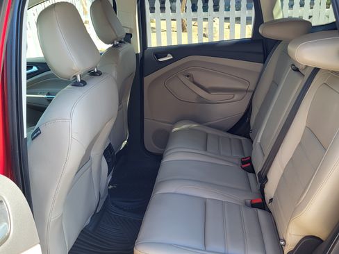 Used 2019 Ford Escape SEL FWD image 9