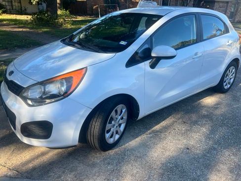 Used 2012 Kia Rio LX w/ PWR Pkg FWD image 2