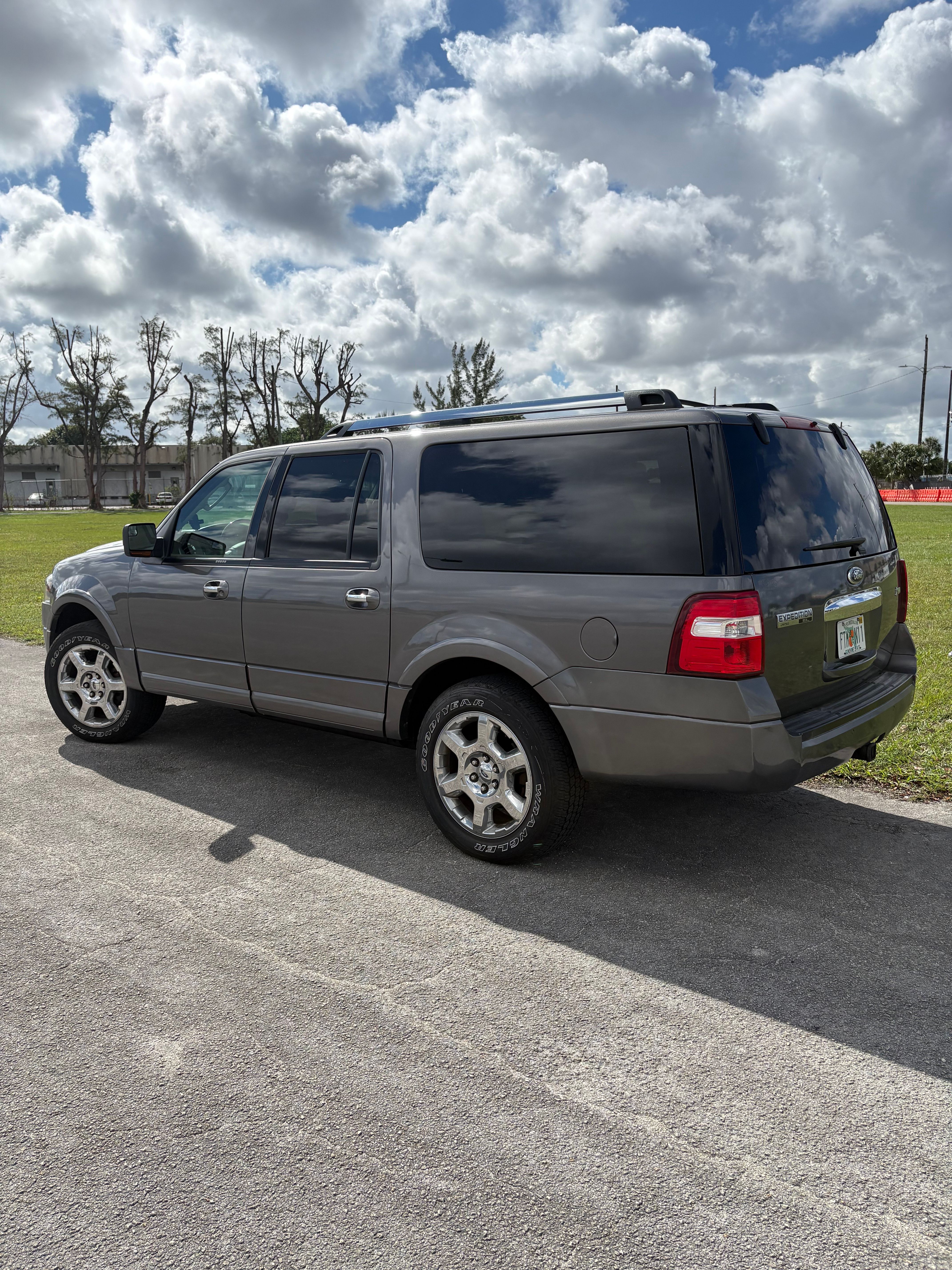 Used 2014 Ford Expedition EL Limited w/ Equipment Group 301A RWD image 6