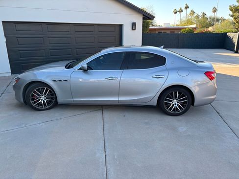 Used 2018 Maserati Ghibli S image 11