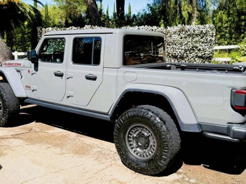 Used 2022 Jeep Gladiator Rubicon w/ LED Lighting Group AWD/4WD image 10