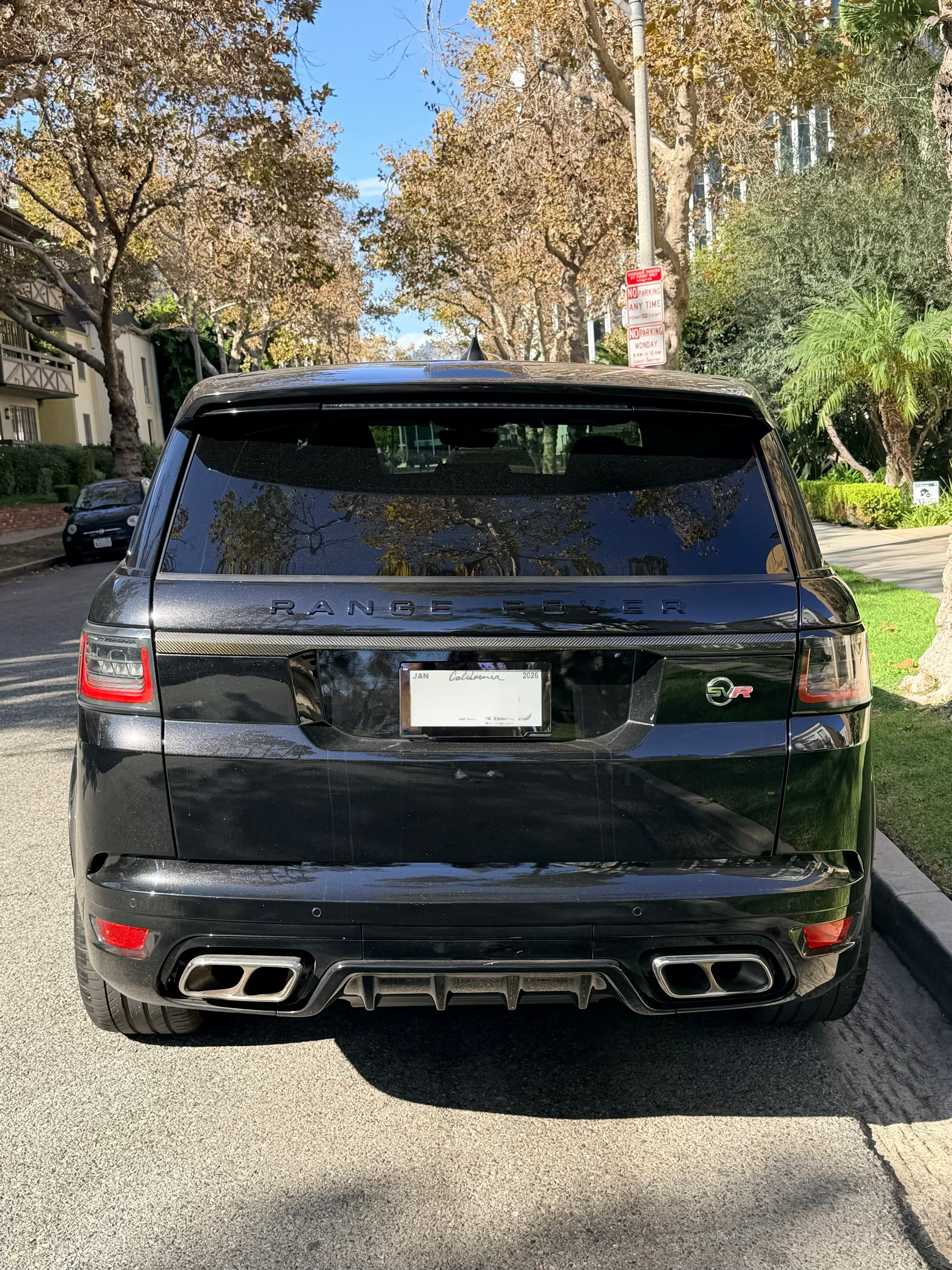 Used 2019 Land Rover Range Rover Sport SVR AWD/4WD image 4