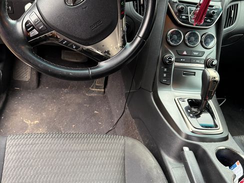 Used 2016 Hyundai Genesis 3.8 image 24