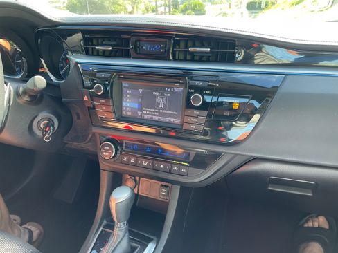 Used 2015 Toyota Corolla S image 11