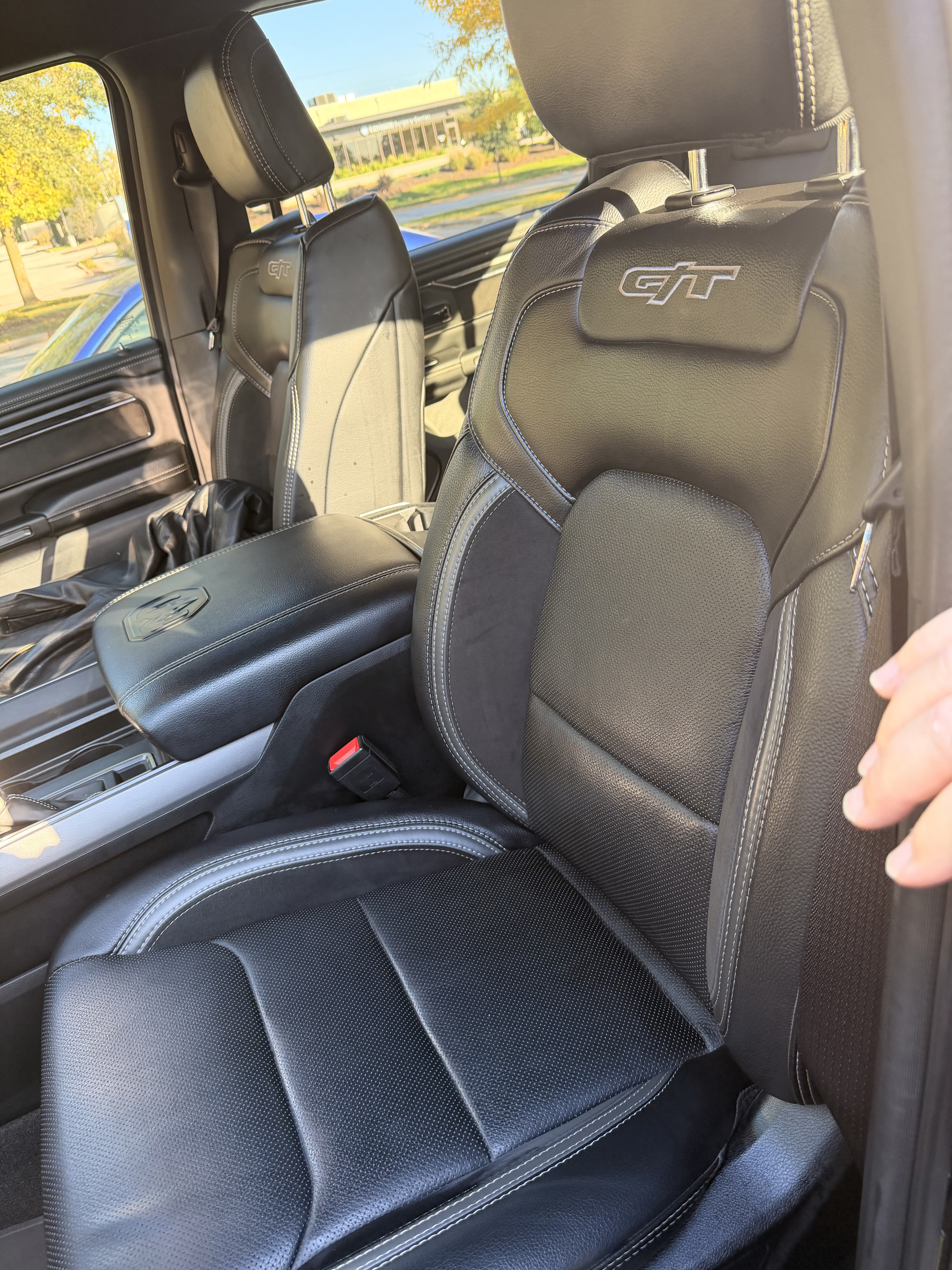 Used 2023 RAM 1500 Laramie AWD/4WD image 21