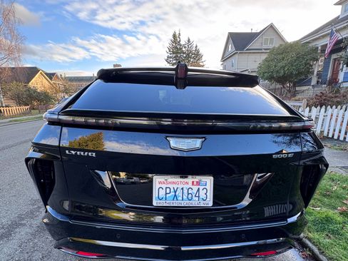 Used 2024 Cadillac Lyriq Luxury image 4