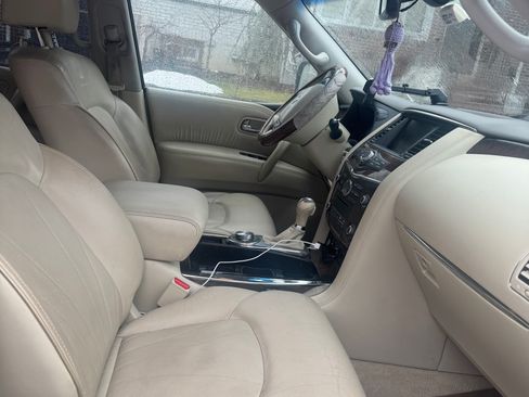 Used 2013 INFINITI QX56 4WD w/ Deluxe Touring Pkg image 9