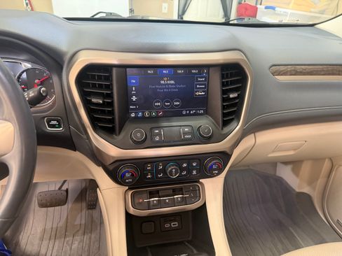 Used 2021 GMC Acadia Denali w/ Denali Ultimate Package image 12