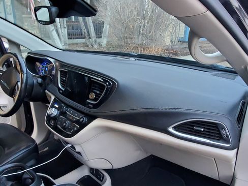 Used 2018 Chrysler Pacifica Limited w/ Advanced Safetytec Group image 16