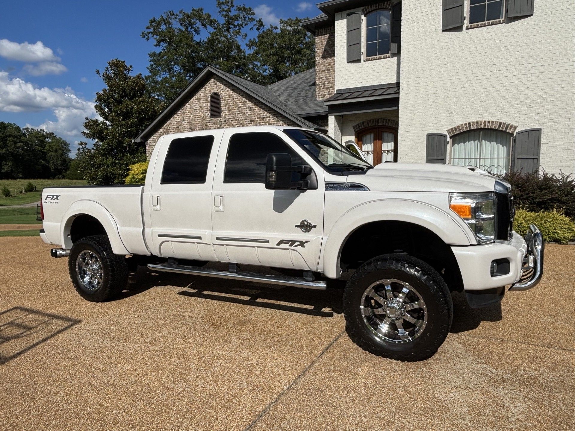 Used 2016 Ford F250 Lariat w/ Lariat Ultimate Package AWD/4WD image 13