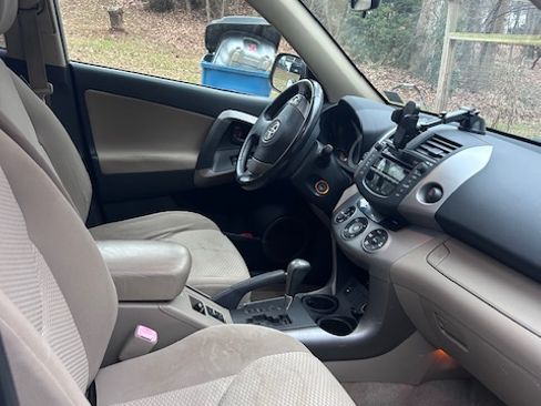 Used 2007 Toyota RAV4 Limited image 16