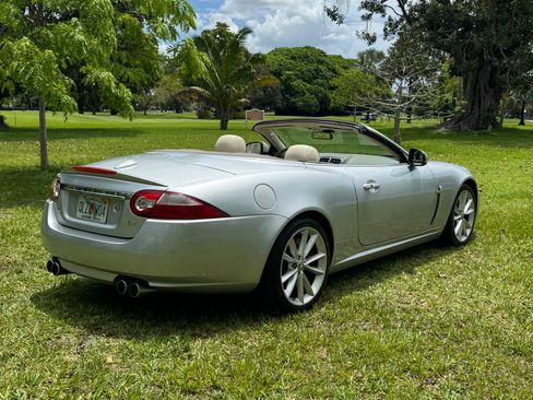 Used 2010 Jaguar XKR R RWD image 9
