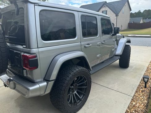 Used 2021 Jeep Wrangler Unlimited Sahara AWD/4WD image 5