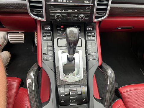 Used 2014 Porsche Cayenne image 13