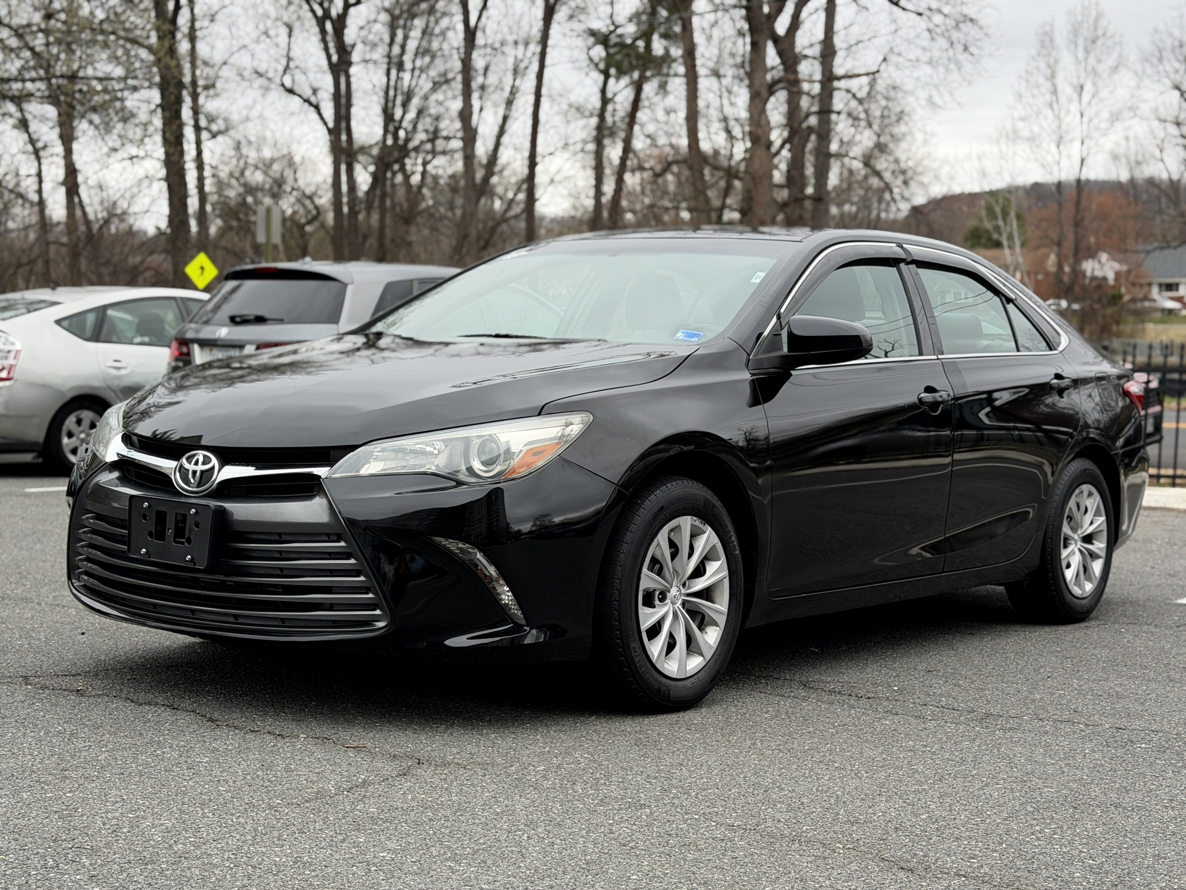 Used 2015 Toyota Camry LE FWD image 4