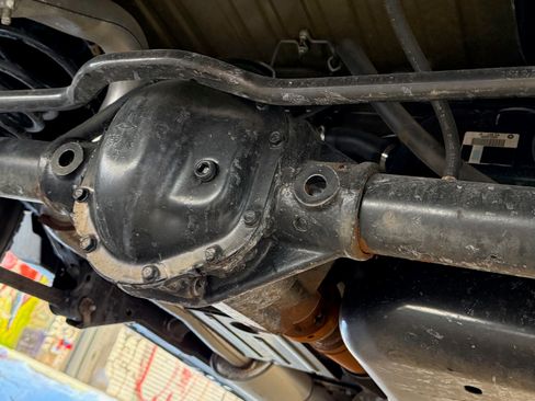 Used 2015 Jeep Wrangler Unlimited Sahara w/ Katzkin Premium Leather Group image 25