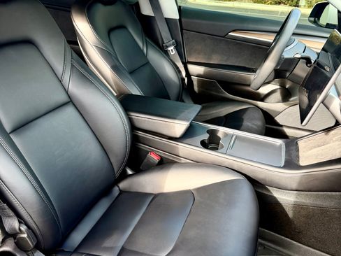 Used 2022 Tesla Model 3 image 12