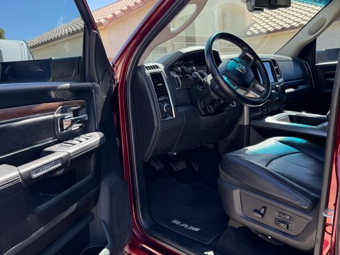 Used 2018 RAM 2500 Laramie w/ Sport Appearance Group AWD/4WD image 10
