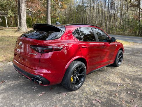 Used 2018 Alfa Romeo Stelvio Quadrifoglio w/ Driver Assist Dynamic Package image 9