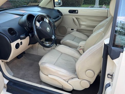 Used 2005 Volkswagen Beetle GLS FWD image 5