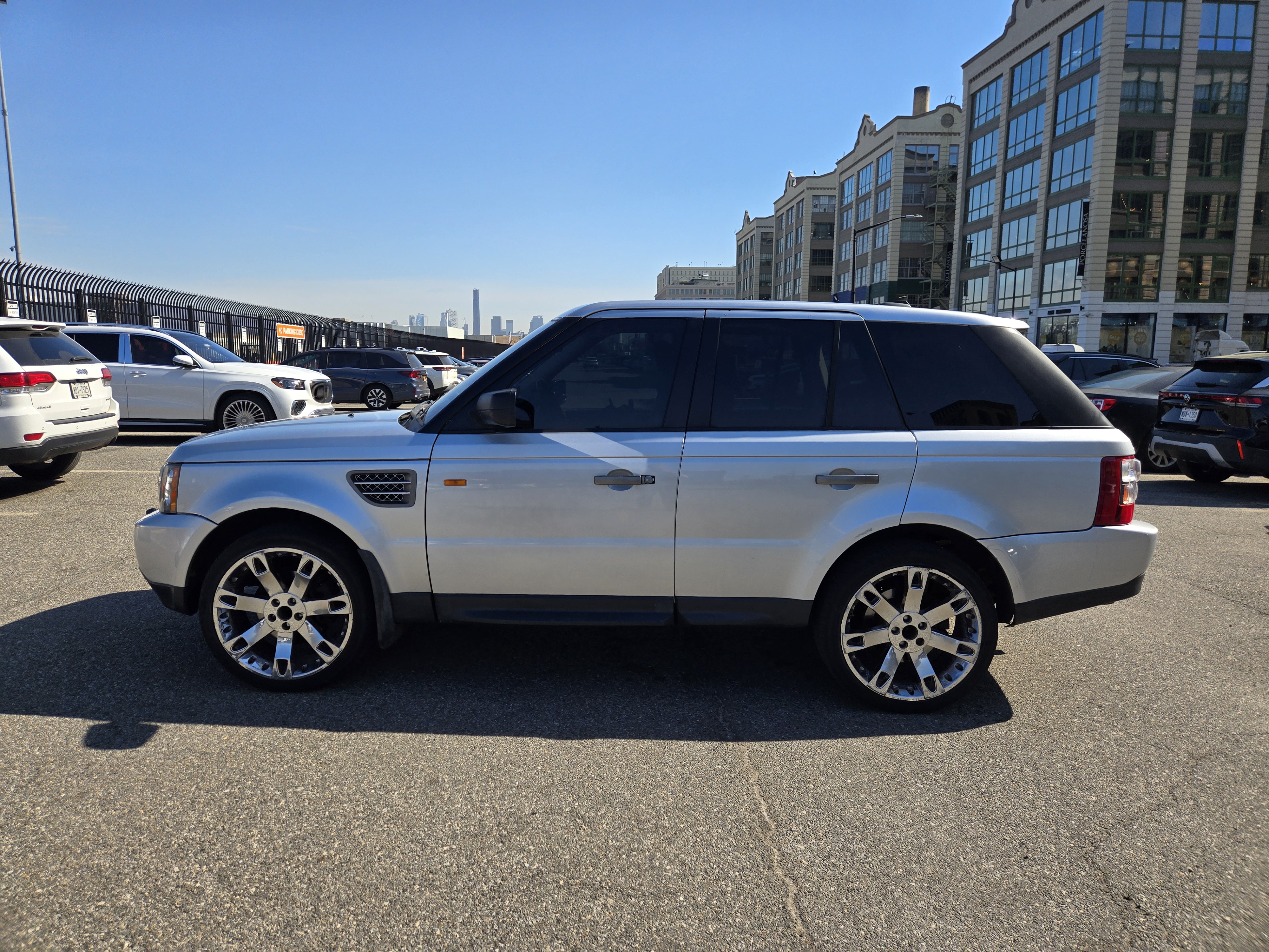 Used 2008 Land Rover Range Rover Sport HSE AWD/4WD image 2