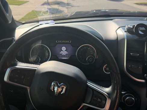 Used 2019 RAM 1500 Big Horn AWD/4WD image 13