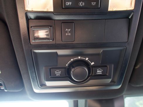 Used 2020 Toyota Tacoma TRD Off-Road AWD/4WD image 19