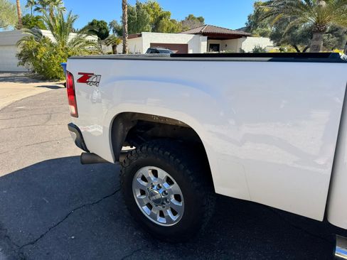 Used 2013 GMC Sierra 3500 SLE w/ HD SLE Premium Package image 9