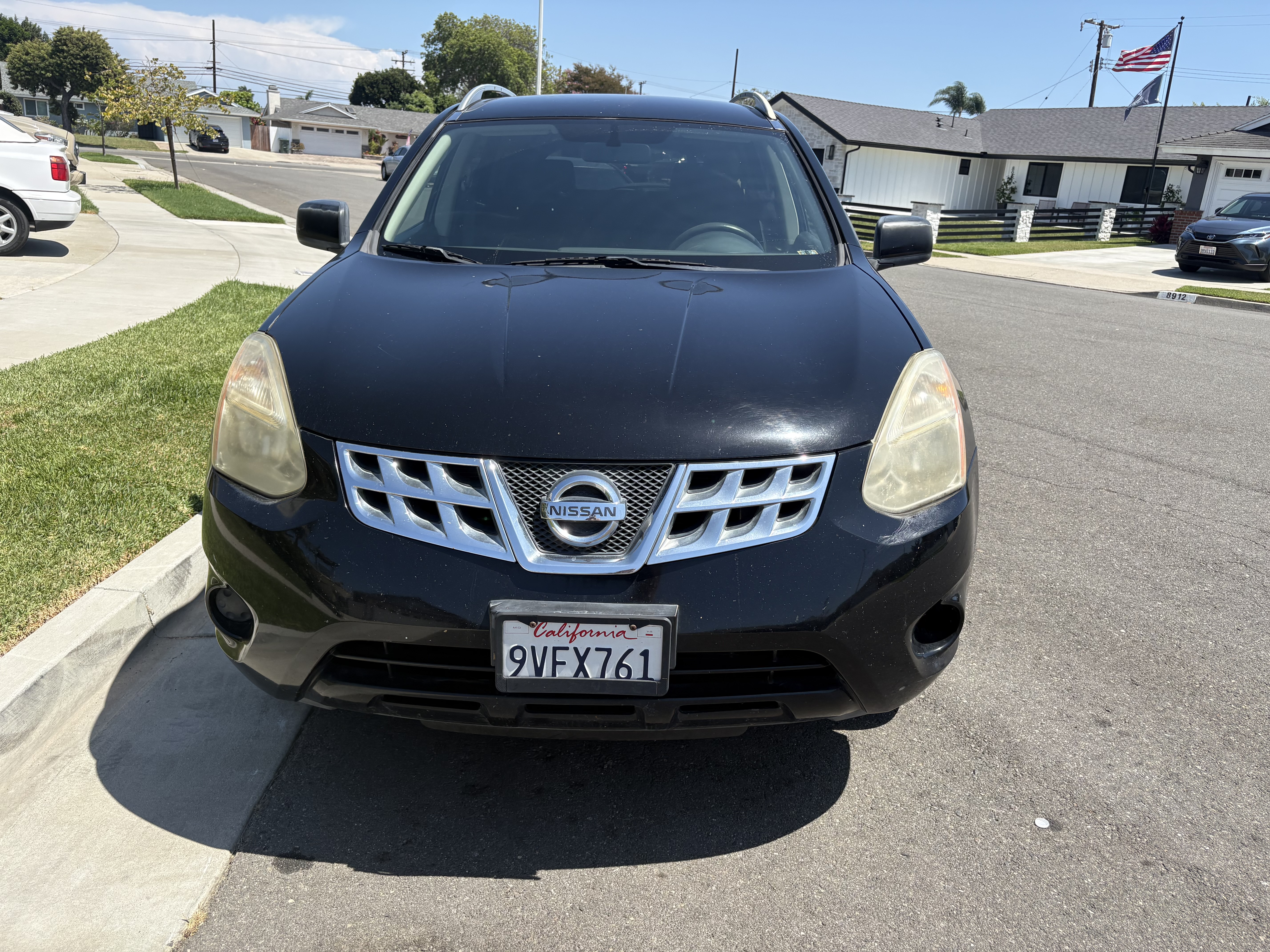 Used 2011 Nissan Rogue SV FWD image 2
