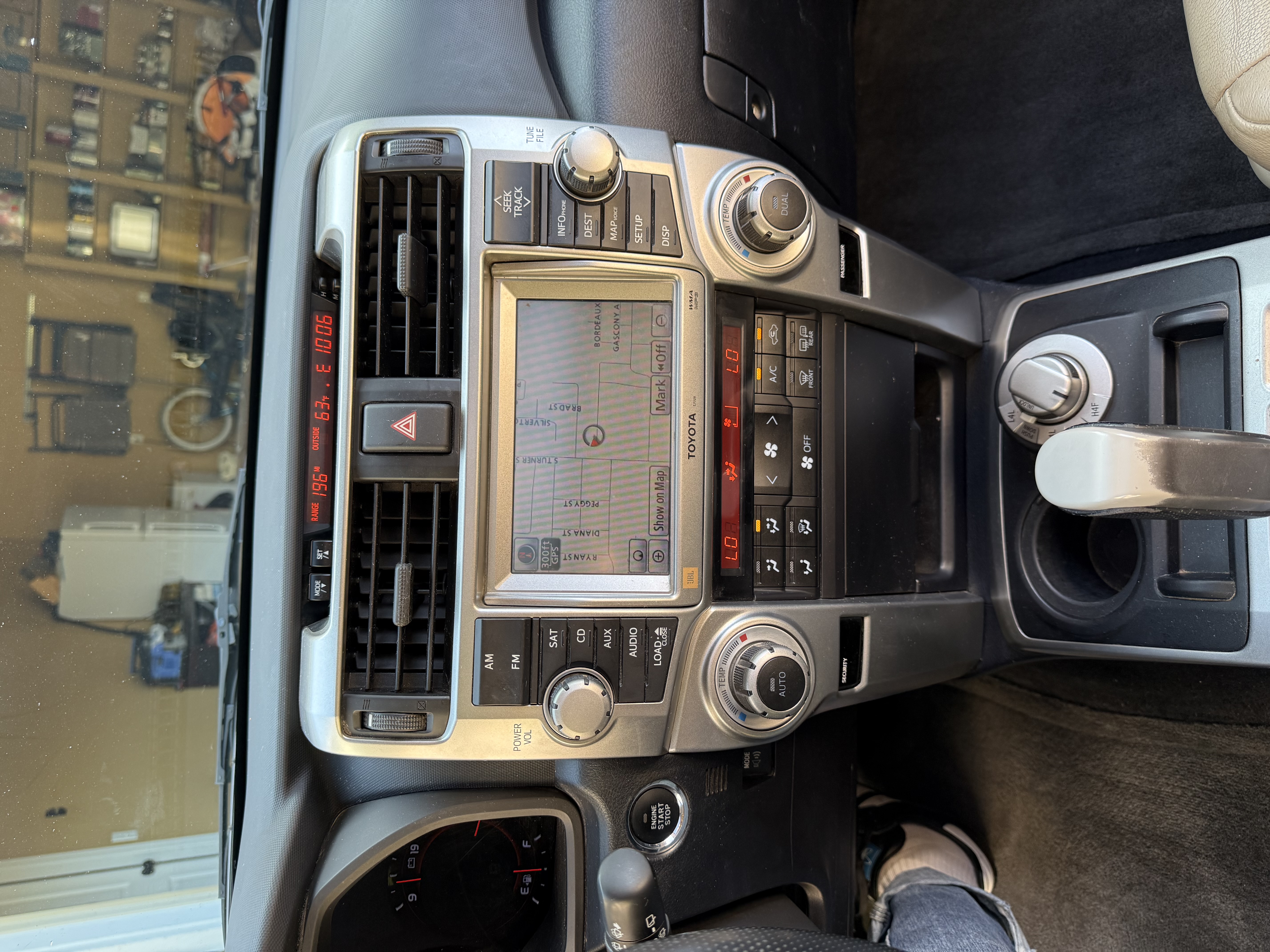 Used 2010 Toyota 4Runner Limited AWD/4WD image 12