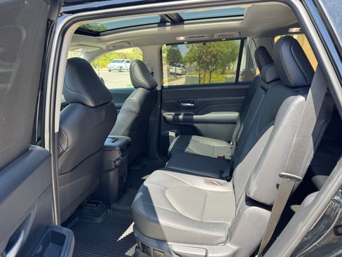 Used 2026 Toyota Grand Highlander AWD Hybrid image 5