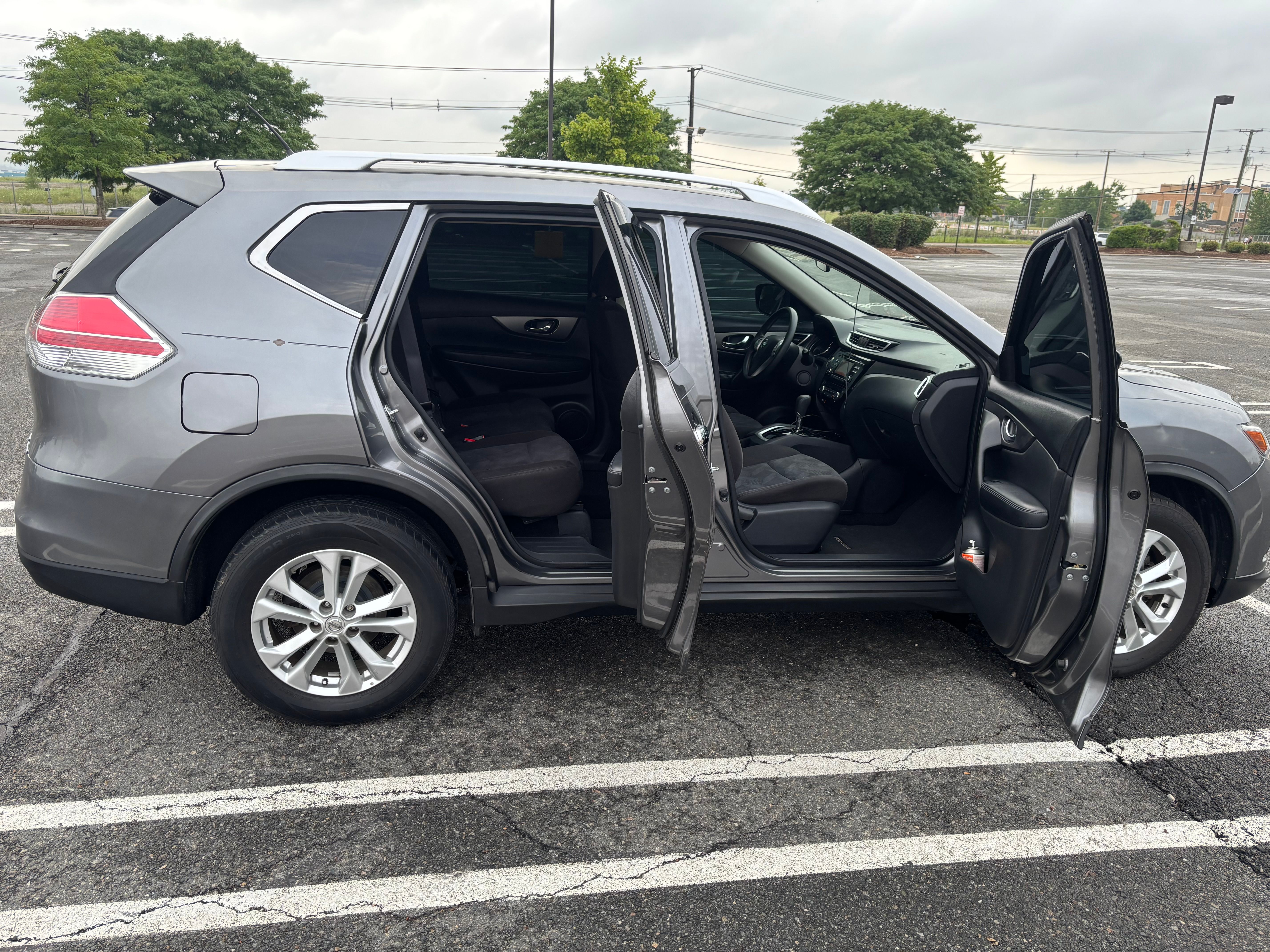 Used 2016 Nissan Rogue SV AWD/4WD image 8