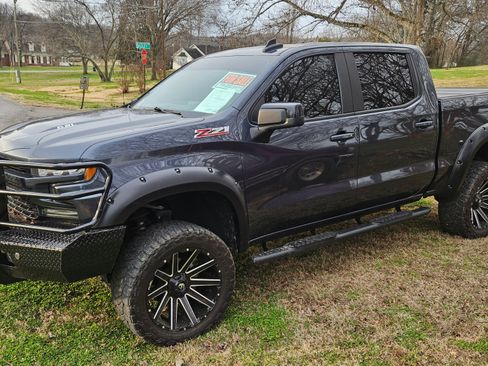 Used 2021 Chevrolet Silverado 1500 RST image 1